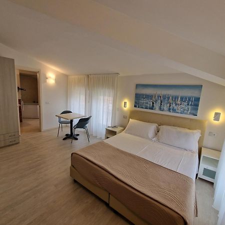 Hotel Villa Anthea Garda  Esterno foto