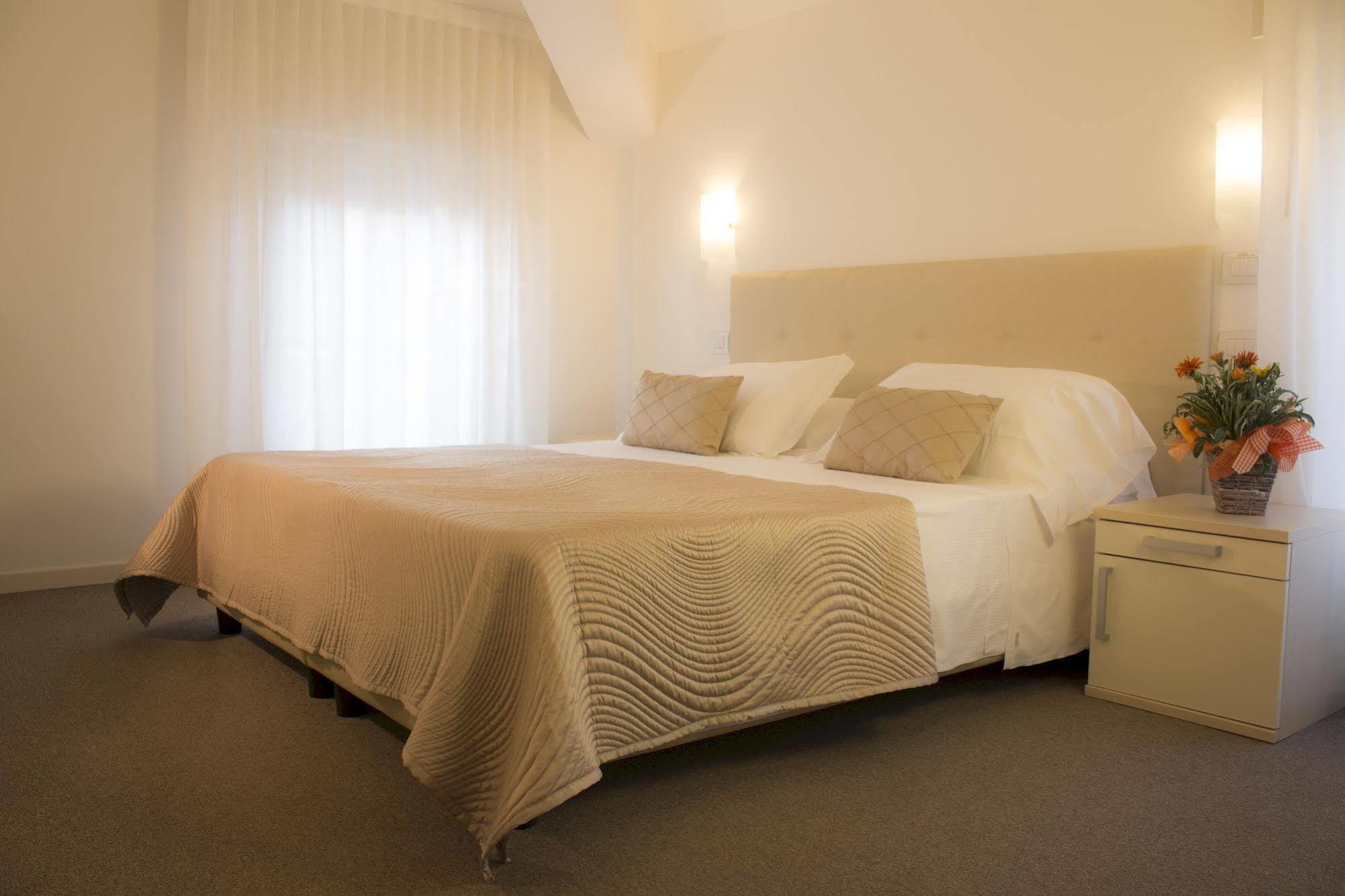 Hotel Villa Anthea Garda  Esterno foto