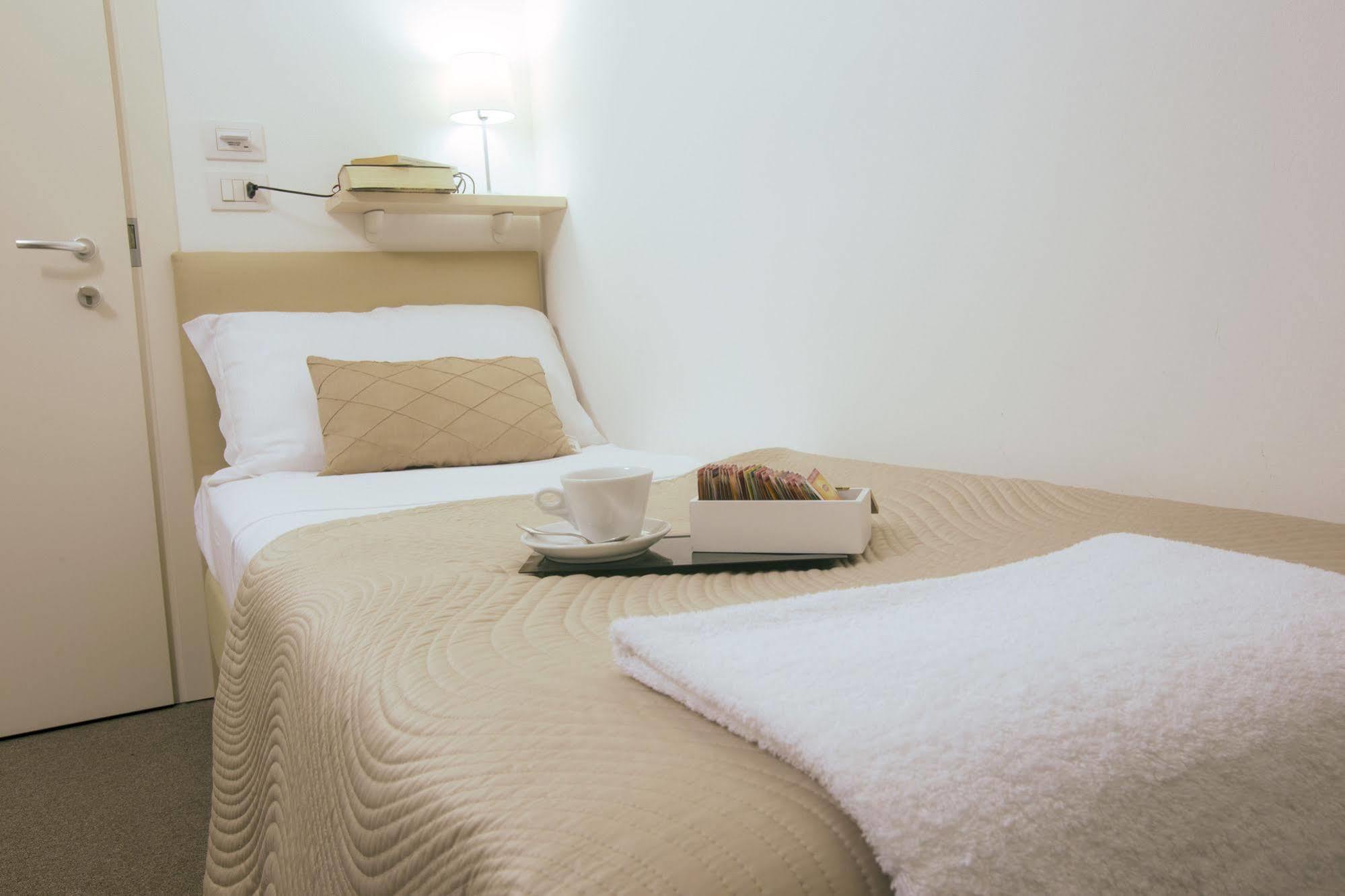 Hotel Villa Anthea Garda  Esterno foto